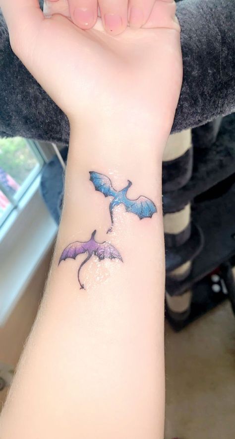 dragon tattoo Dragon Tattoo Collarbone, Small Dragon Tattoo For Women, Dragon Tattoo Color, Watercolor Dragon Tattoo, Growth Tattoos, Baby Dragon Tattoos, Cute Dragon Tattoo, Tattoos Christian, Tattoos Chest