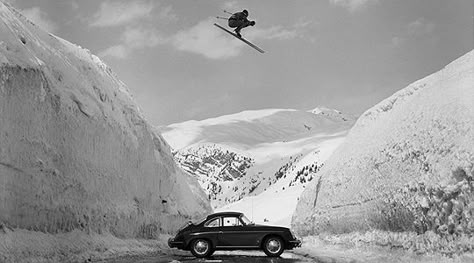 Vintage Photo Art: Famous ‘Porsche 356 leap’ by Truöl to be sold - Classic Driver - MAGAZINE - Classic Life Vintage Ski Photos, Mode Au Ski, Antique Skis, Ski Art, Photo Deco, Porsche Classic, Ski Posters, Ski Jumping, Vintage Porsche