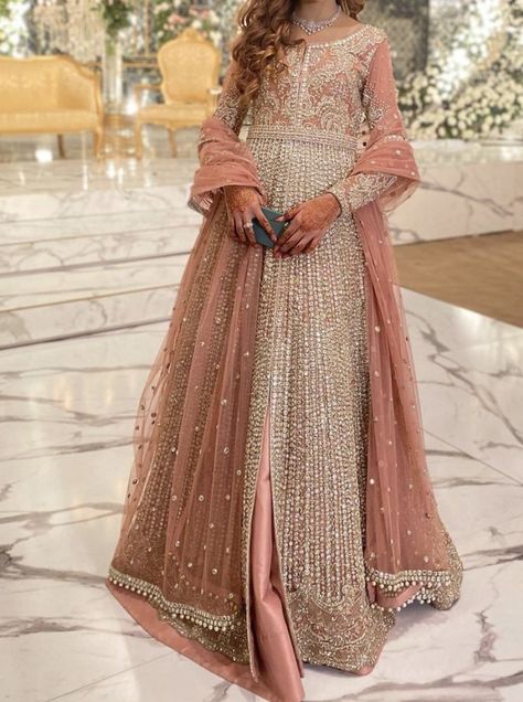 Wedding Function Dresses Pakistani, Maxi Dress Pakistani Wedding, Pakistani Bridesmaid Dresses, Pakistani Bridesmaids, Stitching Styles, Simple Suits, Bridal Clothes, Bridal Maxi Dress, Sharara Designs