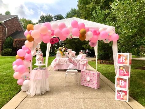 Simple Baby Girl Shower Ideas, Simple Baby Shower Ideas Girl, Baby Shower Decorations Outdoor, Drive By Baby Shower Ideas, Park Baby Shower Ideas, Valentines Baby Shower Ideas, Outdoor Baby Shower Ideas, Baby Shower Girl Diy, Boy Baby Shower Centerpieces