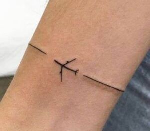 Minimalist Travel Tattoo Ideas for Adventure Lovers | Tattoo Lists Tattoo Ideas For Men On Wrist, Mens Travel Tattoos, Tattoos For Pilots, Tattoo Ideas Travel Adventure, Traveller Tattoo Ideas, Travel Tattoo Minimalist, Travel Tattoo Men Adventure, Adventurer Tattoos, Pilot Tattoo Ideas