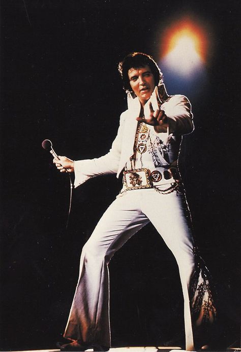 Elvis Presley Old, Elvis Presley Posters, Elvis Presley Wallpaper, Elvis Wallpaper, Elvis Presley Concerts, Elvis Jumpsuits, King Elvis Presley, Elvis In Concert, Elvis Presley Images