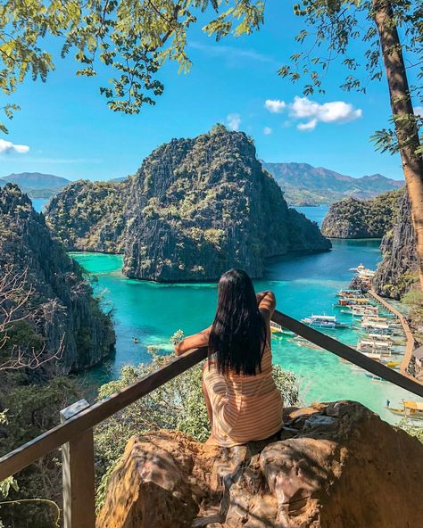 The iconic view deck in #Coron🍃 Kayangan Lake, Coron Palawan, Philippines Travel, Coron, Travel Locations, Palawan, Vacation Places, Travel Inspo, Asia Travel