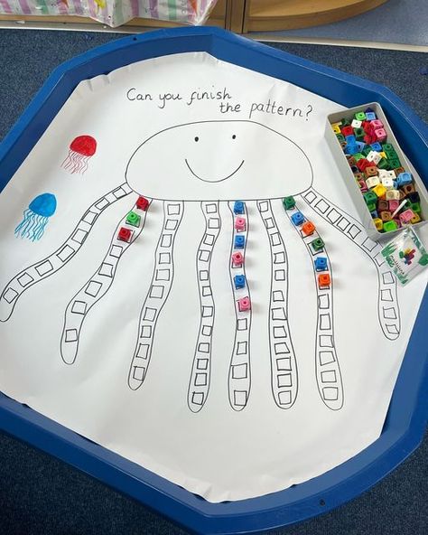 Matthew 👨‍🏫 Early Years Lead 👨‍🏫 on Instagram: "🐙 Repeating Patterns 🐙 Practical fun for one of my baseline activities today! I saw this octopus tuff tray on Pinterest and thought it was great for looking at repeated patterns. In all honesty, the children were obsessed and couldn’t wait for their turn to have a go! Using the coloured Multilink cubes, the children had to continue a pattern with 2 and 3 colours, create their own pattern and correct a mistake I’d made in one of mine. Putting Prep Classroom Setup, Preschool Table Top Activities, Maths Challenges, Play Provocations, Tuff Tray Ideas Toddlers, Crazy Faces, Reception Classroom, Eyfs Classroom, Tuff Spot