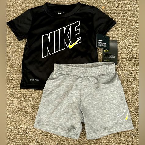 New!!! With Tags Boys Nike Outfits, Nike Sweatsuit, Baby Boy Nike, Stylish Kids Outfits, Boy Fits, Camping Items, Baby Supplies, Boys Set, Boy Clothes