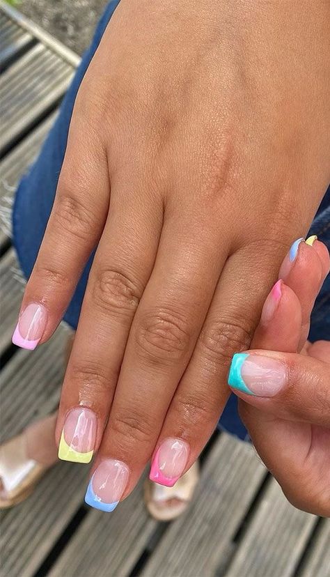 French Style Nails, Short Summer Nails, Pink Tip Nails, Style Nails, Colored Acrylic, Summery Nails, French Tip Acrylic Nails, Short Square Acrylic Nails, Cute Gel Nails