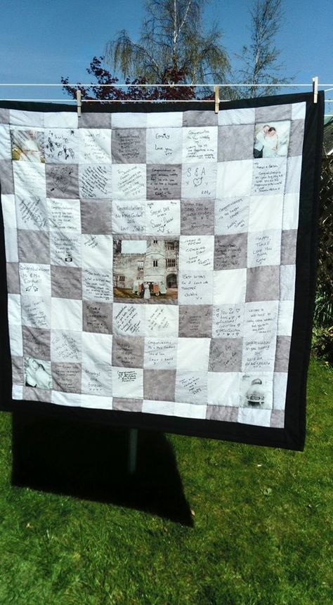 Guest Quilt Wedding Sign, Wedding Memory Quilts Ideas, Quilt Quest Book, Quilt For Wedding Gift, Wedding Guest Quilt Ideas, Guest Book Quilt Wedding, Quilt Guest Book Wedding, Wedding Quilt Guest Book, Wedding Quilt Ideas