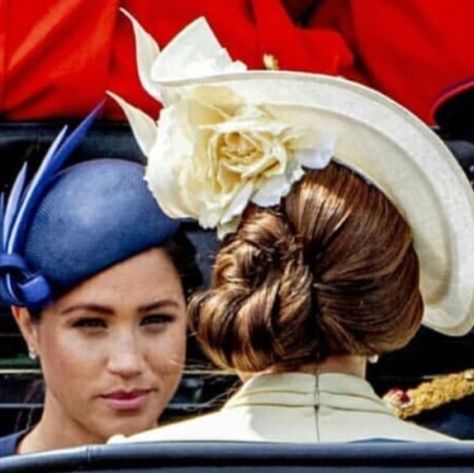 Princesse Kate Middleton, Princess Meghan, Prince Harry And Megan, Kate And Meghan, Royal Tea, Principe Harry, British Monarchy, Harry And Meghan, British Royal Family