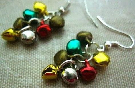 Diy Christmas Jewelry, Jingle Bells Diy, Bell Craft, Jingle Bell Crafts, Bells Ornaments, Christmas Jewelry Diy, Craft Bells, Free Friday, Bell Earrings