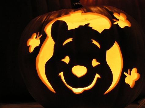 These 28 Magical Pumpkins Are What Every Disney-Lover Needs This Halloween Winnie the Pooh Pumpkin Winnie The Pooh Pumpkin, Labu Halloween, Cute Pumpkin Carving, Disney Pumpkin Carving, Halloween Pumpkin Carving Stencils, Disney Pumpkin, Creative Pumpkin Carving, Halloween Fest, Amazing Pumpkin Carving