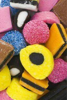 British Sweets, Vintage Sweets, Liquorice Allsorts, Candy Girl, Colorful Candy, Candy Store, Candy Shop, Candy Buffet, Licorice