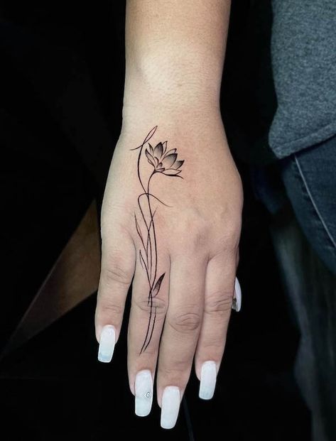 Toxic Tattoos For Women, Fine Line Tattoo Shading, Fine Line Flower Hand Tattoo, Fine Line Tattoo Arm Women, Back Of The Hand Tattoo, Hand Tattoos For Women Flowers, Flower On Hand Tattoo, Big Fine Line Tattoo, Fine Line Hand Tattoos For Women