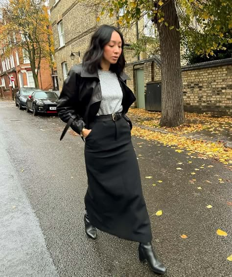 Black Maxi Skirt Outfit, Corporate Girly, Concert Outfit Winter, 2023 Mood, Mood Vibes, Winter Streetwear, Winter Mood, Palette Ideas, Winter Inspo