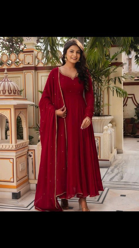 Flare Suits For Women, Simple Anarkali Suits, Red Anarkali Dress, Red Anarkali Suits, Moti Lace, Simple Anarkali, Anarkali Designs, Simple Long Dress, Red Anarkali