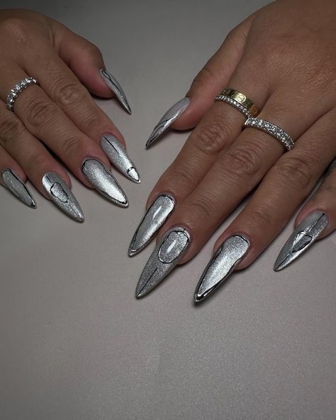 Cateyes Nails Design, Cateyes Nails, Cateye Nails, Nail Tutorial, Minimal Nails, Gray Nails, Cherry Earrings, Cat Eye Nails, Design Nail