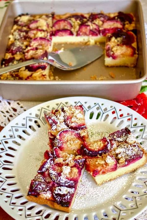 Italian Plums Recipes, German Plum Cake Recipe, Italian Plum Recipes, Fresh Plum Recipes, Plum Dessert Recipes, Plums Recipes Dessert, Plum Desserts, Hannah Aesthetic, German Plum Cake