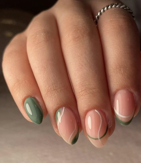 Green Nails Wedding Guest, Biab Nail Art Almond, Olive Green Tip Nails, Simple Nail Art Summer Nails, Simple Nail Designs Green, Europe Trip Nails, Nails Minimalist Design, Nails Green Design, Sage Green Almond Nails