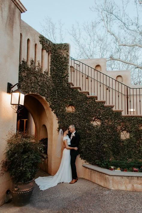 Sedona Color Wedding, Arizona Wedding Colors, Small Arizona Wedding, Tuscon Arizona Wedding, Sedona Engagement Photos, Tucson Elopement, Sedona Wedding Venues, Tlaquepaque Sedona Wedding, Tlaquepaque Sedona