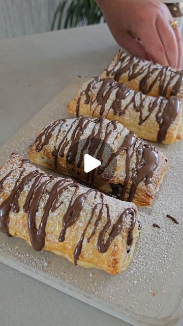 Barbara Bajon on Instagram: "Guys I can't believe how yummy was this Nutella and banana puff pastry 😋😍The amazing smell when they came of the oven was incredible!! Make them with your kids!!🥰" Banana Nutella Puff Pastry, Puff Pastry Snacks Appetizers, Breakfast Ideas With Puff Pastry, Puff Pastry Recipes Nutella, Nutella And Puff Pastry Recipes, Puff Pastry With Nutella, Puff Pastry Folding Ideas, Puff Pastry Recipes Videos, Puff Pastry And Nutella