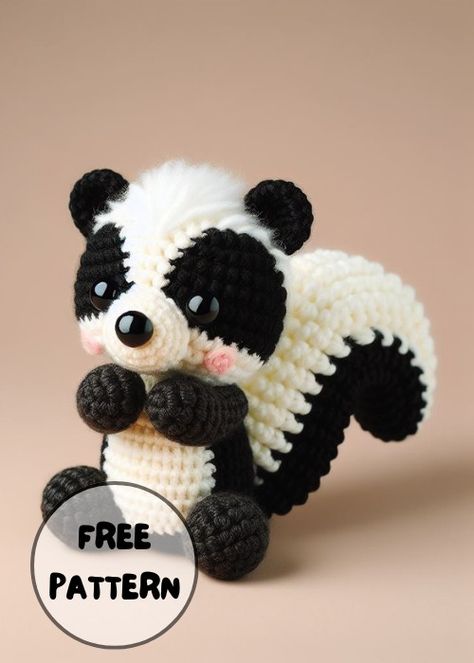 Free Crochet Skunk Amigurumi Pattern Crochet Skunk, Crochet Monkey Pattern, Crochet Woodland, Crochet Pet, Disney Crochet Patterns, Crochet Toys Free Patterns, Tiny Crochet, Crochet Monkey, Crochet Toys Free