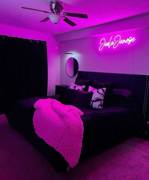 #follow #bedroomdecor #bedroom #lifestyle #house #home #homedecorideas #homedecor #blogging #blogger #blog Home Decor Room Bedrooms, Beds Up High, Baddie Room Color Ideas, Bougie Room Aesthetic, Bed Rooms Ideas Cozy, Black Room Ideas Aesthetic, All Black Room Aesthetic, Room Decor Black Women, Pink And Silver Room