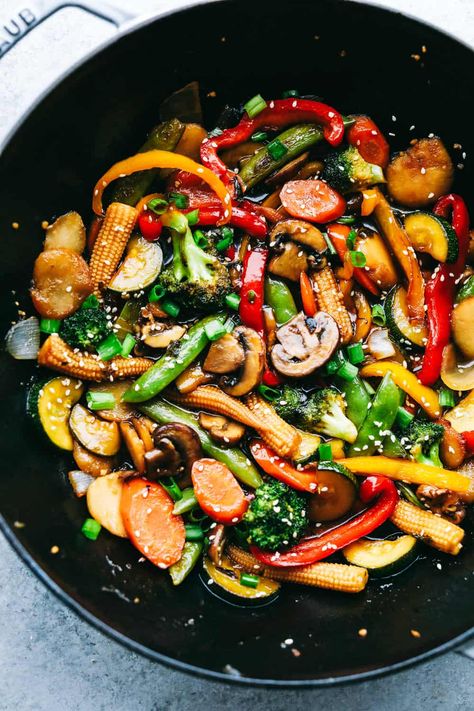 Easy Vegetable Stir Fry, Stir Fry Vegetables, Stir Fry Recipes Healthy, Vegetable Stir Fry Recipe, Stir Fry Ingredients, Pasta Vegetariana, Plats Healthy, Cibo Asiatico, Easy Vegetable