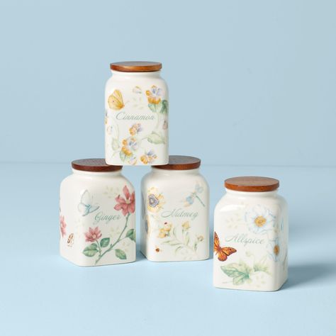 Abuzz with lively butterflies, dragonflies, and bumblebees amidst flowers and foliage, our vibrant Butterfly Meadow pattern on the sweetest little spice jars brings life to your kitchen—and zest to your cooking. Aesthetic Spice Jars, Antique Spice Jars, Cute Spice Jars, Cute Kitchen Accessories, Ceramic Spice Jars, Cute Kitchen Appliances, Vintage Spice Jars, Spice Jars Ideas, Aesthetic Dishes