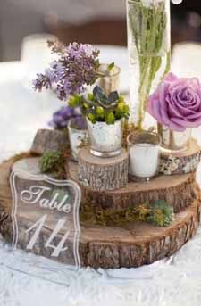 Woodland Wedding Centerpieces, Deco Champetre, Rustic Elegant Wedding, Tafel Decor, Rustic Wedding Centerpieces, Shabby Chic Wedding, Wedding Table Decorations, Rustic Country Wedding, Tree Stump