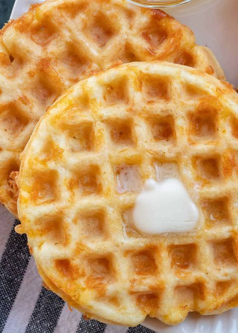 This Coconut Flour Chaffle is soft enough for sandwich bread but sturdy enough to be a burger bun! It's the perfect nut-free, grain-free, keto bread substitute. Egg Waffle Recipe, Coconut Flour Waffles, Egg Waffles, The Best Keto Recipes, Lemon Cheesecake Bars, Best Keto Recipes, Egg Waffle, Bread Substitute, Easy Keto Meal Plan