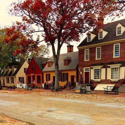 Colonial Williamsburg’s Instagram post: ““And all at once, summer collapsed into fall” - Oscar Wilde 🍂 . We can't wait for fall in the Historic Area. Nice 📷 @liv_at_large! #repost…” Colonial Aesthetic, Jamestown Virginia, Summer Collapsed Into Fall, Colonial Williamsburg Va, Colonial Williamsburg Virginia, Virginia Fall, Virginia History, Colonial Times, Williamsburg Virginia