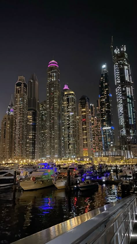 Dubai Nightlife Aesthetic, Vision Board Dubai, Dubai Vision Board, Dubai Astethic, Dubai Travel Aesthetic, Dubai City Night, Dubai Aesthetic Night, Dubai Landscape, Wallpaper Dubai