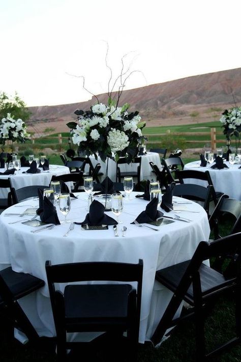 Black N White Decorations Party, Tall Black And White Wedding Centerpieces, Black Quince Centerpieces, Black And White Centerpiece Ideas, White And Black Wedding Centerpieces, Xhosa Traditional Wedding Decor, Black And White Quince, Black And White Quinceanera Theme, Black White Centerpieces