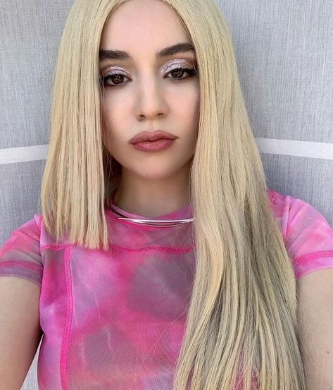 Celebrity1223202 Max Singer, Hairstyle Names, Ava Max, Female Celebrities, Angel Baby, Female Singers, Barbie Girl, Celebrities Female, Favorite Celebrities