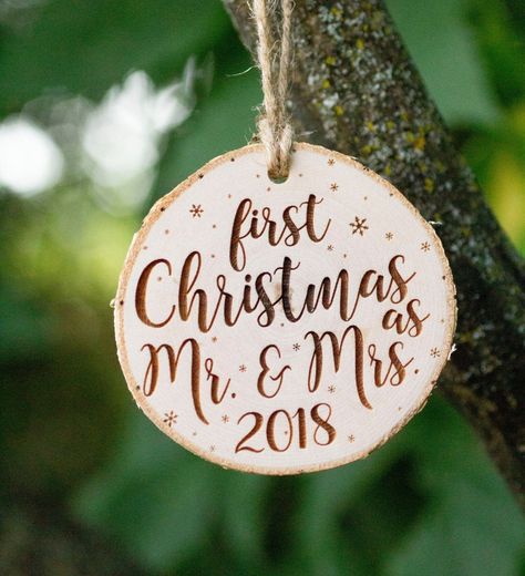 Urban Wedding Venue, Diy Wedding Ideas, Diy Wedding Gifts, Kids Christmas Ornaments, Laser Ideas, Small Weddings, Wedding Venue Inspiration, Wedding Ornament, Small Intimate Wedding