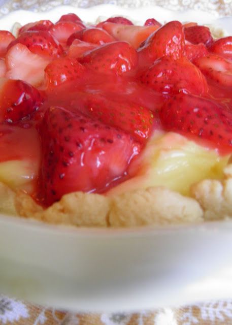 Strawberry Custard Pie Recipe, Strawberry Custard Pie, Strawberry Custard, Perfect Pie Crust Recipe, Making Pie Crust, Angel Food Cake Desserts, Pie Crust From Scratch, Custard Pie Recipe, Perfect Pie Crust