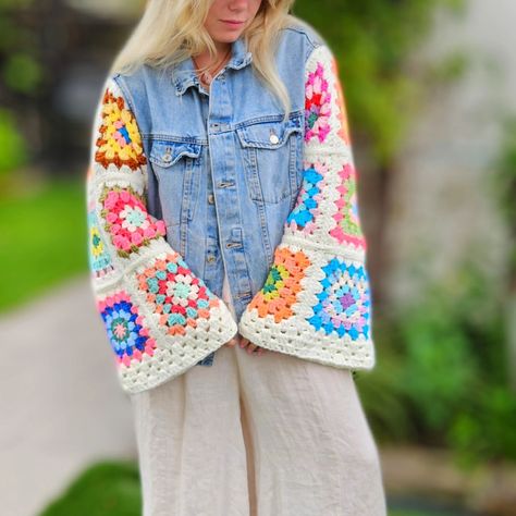 Jep 😝😝 another upcycled project is done 🫶🏼 Vintage denim jacket with granny square sleeves 💘 update: SOLD Granny Square Sleeves, Upcycled Projects, Vintage Denim Jacket, Vintage Vibes, Vintage Denim, Granny Square, Denim Jacket, Square, High Quality