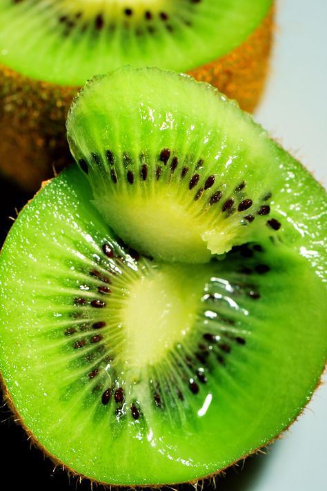 kiwi kiwi | SoQ錫濛譙 | Flickr Kiwi Fruit, Fruit Painting, Color Pencil Art, Culinary Arts, Kiwi, Nutrition, Healthy Recipes, Fruit