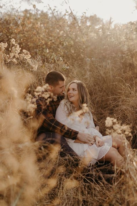 Golden Hour Engagement Pictures, Field Elopement, Cotton Field Photography, Maryland Wedding Venues, Sunny Vibes, Shot Ideas, Engagement Shots, Engagement Pictures Poses, Sun Flare