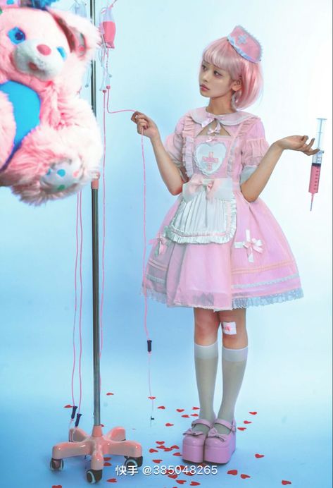 Yami Kawaii Nurse, Rain Coat Outfit Aesthetic, Nursecore Outfit, Yami Kawaii Clothes, Kawaii Nurse Outfit, Cute Gore Outfit, Nurse Poses, Yamikawaii Outfit, Yamikawaii Fashion