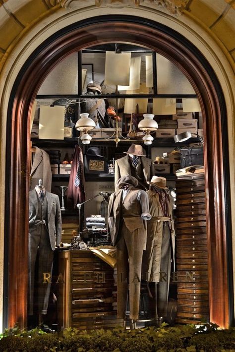 010-fall-windows-at-the-ralph-lauren-st-germain-store-in-paris Vitrine Design, Ralph Lauren Store, Fall Windows, Live Beautiful, Shop Displays, Interior Shop, Shop Inspiration, Japan Store, Window Display Design