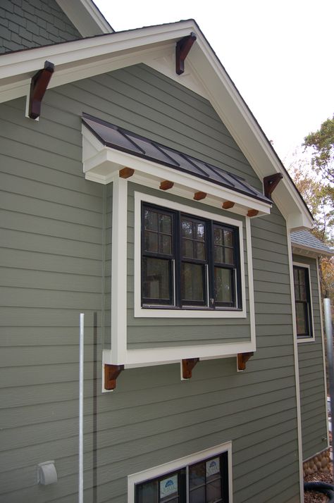 Exterior Window Trim Ideas, Modern Craftsman Style Homes, Exterior Window Trim, Craftsman Window, Craftsman Window Trim, Exterior Window, Gray House, Window Trim Exterior, House Trim