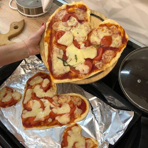 Pizza Astethic, Breakfast Astethic, Food Astethic, Heart Things, Shaped Pizza, Heart Shaped Pizza, Tiktok Food, Capcut Edit, Food Pizza