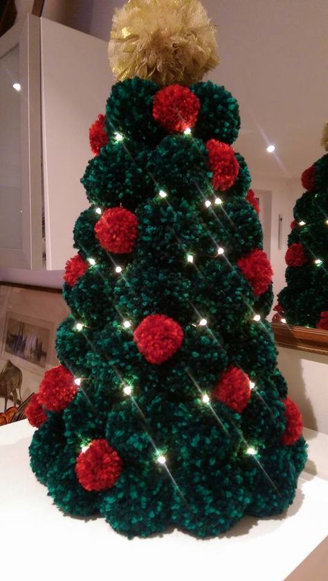 Pom Pom Christmas Tree pom-poms, Tulle, Decorations Pom Pom Christmas Trees, Diy Christmas Pom Pom, Pom Pom Christmas Tree, Christmas Fayre Ideas, Christmas Pom Pom Crafts, Nativity Ideas, Pom Pom Christmas, Diy Paper Christmas Tree, Wool Crafts Diy