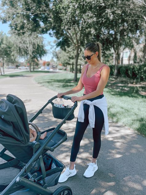 Hot Mom Walk Outfit, Walk Outfit Fall, Lululemon Mom Aesthetic, Athletic Mom Outfits, Softball Mom Outfits, Lululemon Mom, Aesthetic Athletic Outfits, Softball Mom Outfit, Shorts Lounge Outfit