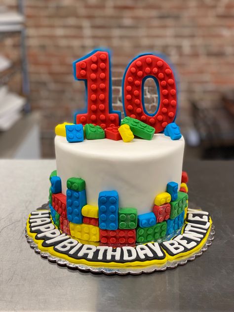 Lego 10th Birthday Party, Lego Birthday Party Cupcakes, Easy Lego Cake Ideas, Lego Themed Birthday Party Cake, Duplo Birthday Cake, Legos Birthday Cake, Lego Bday Cake, Lego Theme Birthday Cake, Lego Cake Ideas Birthday