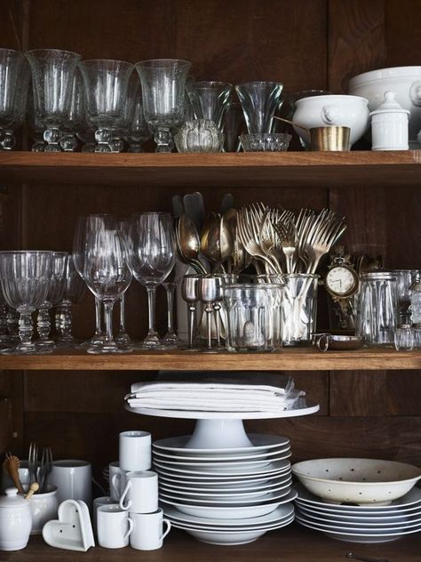 At home in Burgundy, France, Kendall Smith Franchini and her family have plenty of reasons to celebrate this holiday season. She and her mother, Marjorie Taylor, are about to mark the 10th anniversary www.thecooksatelier.com #thecooksatelier #beaune #france #vintage #french French Kitchen Organization, Joanne Gaines Kitchens, French Pantry, Dish Cabinet, Kitchen Vignettes, Old Stone Houses, Simple Christmas Decor, Martha Stewart Living, How To Organize