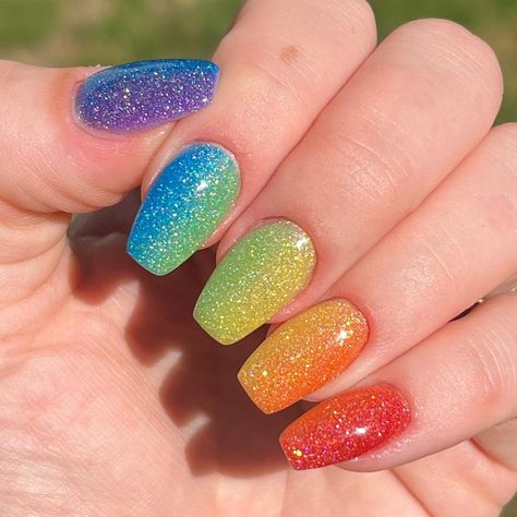 Simple Rainbow Nails Short, Multi Colored Nails With Design, Rainbow Bright Nails, Colorful Nail Designs Acrylics, Pride Nails Short, Short Rainbow Nails, Rainbow Pride Nails, Summer Nails Rainbow, Round Nail Ideas