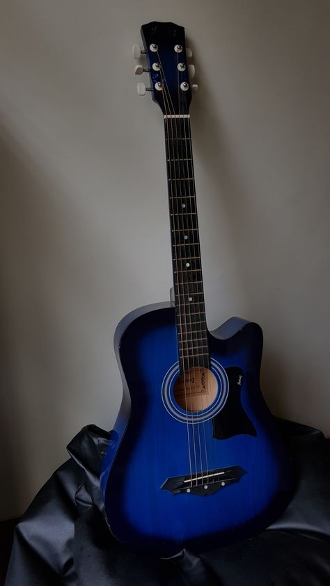 Guitar Wallpaper Iphone, Blue Acoustic Guitar, Guitar Images, Mobile Phone Wallpaper, Wallpapers For Mobile Phones, Guitar Obsession, Iphone11 Pro, Guitar Photos, Guitar Pics