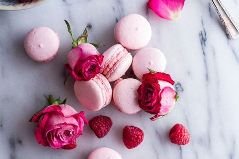 Macarons have to be the trendiest dessert item right now. Half Baked Harvest takes the macaron game up another level with her Coconut Raspbe Raspberry Recipes Dessert, Rose Buttercream, Raspberry Macarons, Raspberry Desserts, Dessert Items, Raspberry Rose, French Macaroons, Raspberry Recipes, Pink Food Coloring