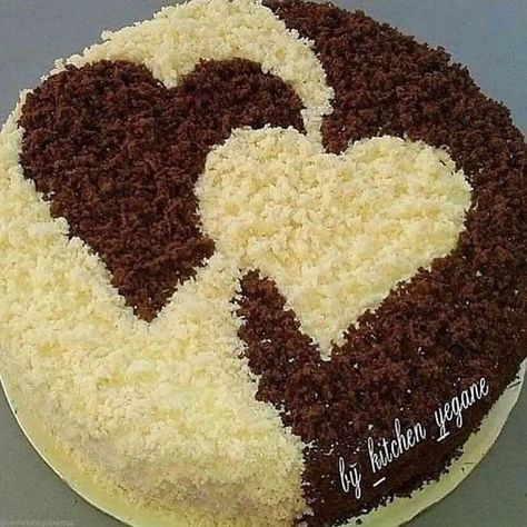 Heart Shaped Cake, Wedding Cake Prices, Chocolate Cake Decoration, Shaped Cake, Cake Decorating Frosting, Birthday Cake Chocolate, Valentine Cake, Cake Decorating Videos, Engagement Cakes